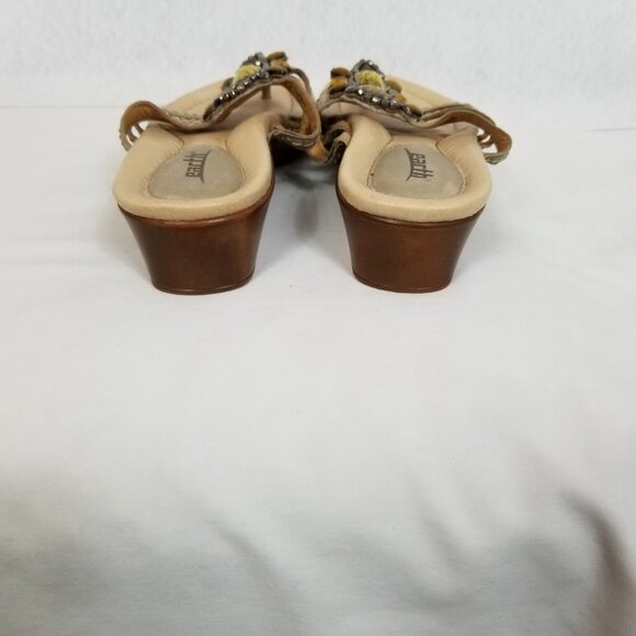 EARTH Slip-On Rhinestone and Stud Strappy Low Heel Sandals Khaki Size 7 ~ 4354 - Picture 6 of 12